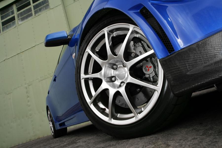  Mitsubishi Lancer Evolution X FQ-400 2009 года  (фото 32 из 64)